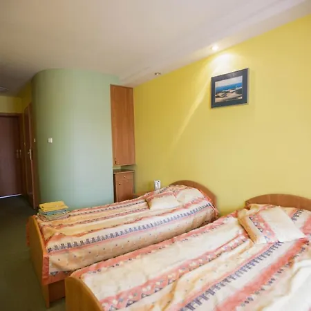 Klif Pokoje Goscinne *